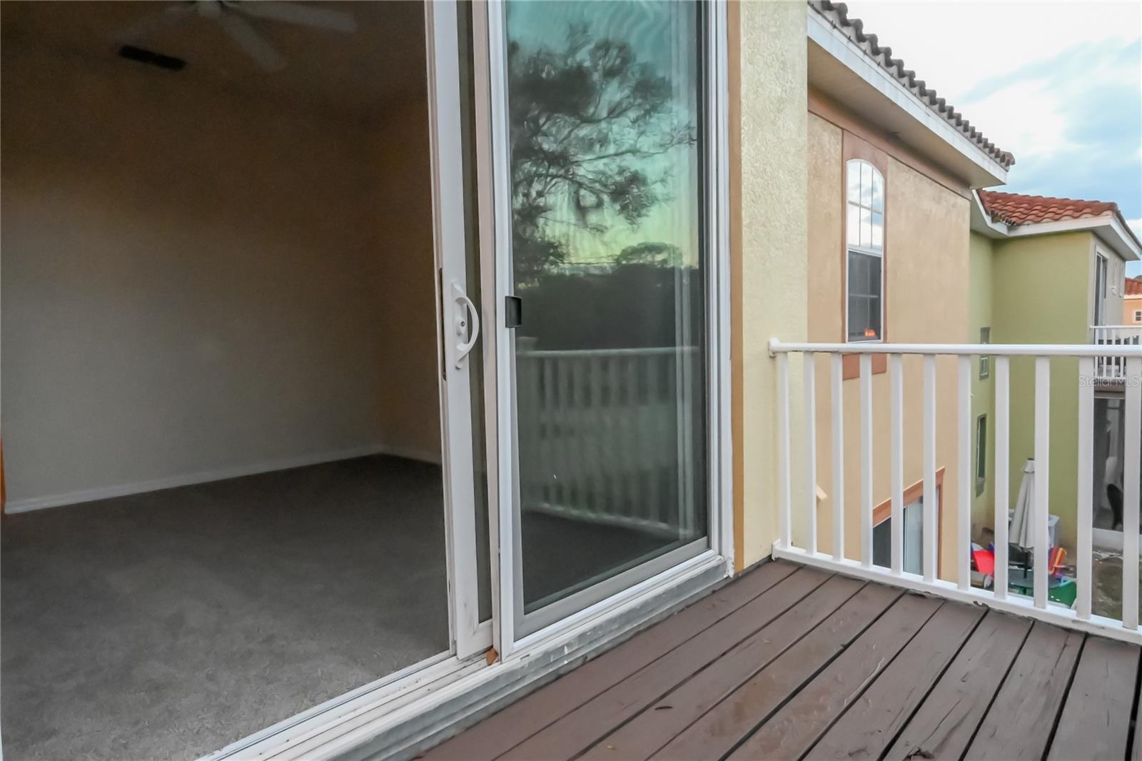 Image 23 of 42 For 704 Monroe Circle