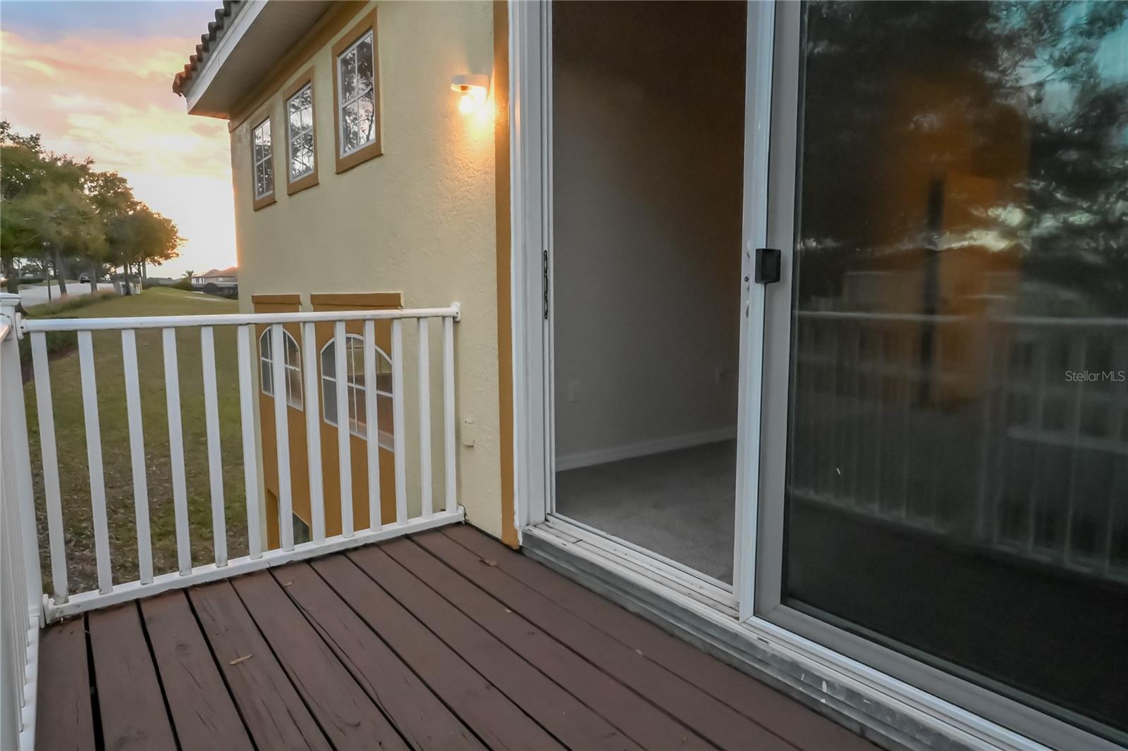 Image 24 of 42 For 704 Monroe Circle