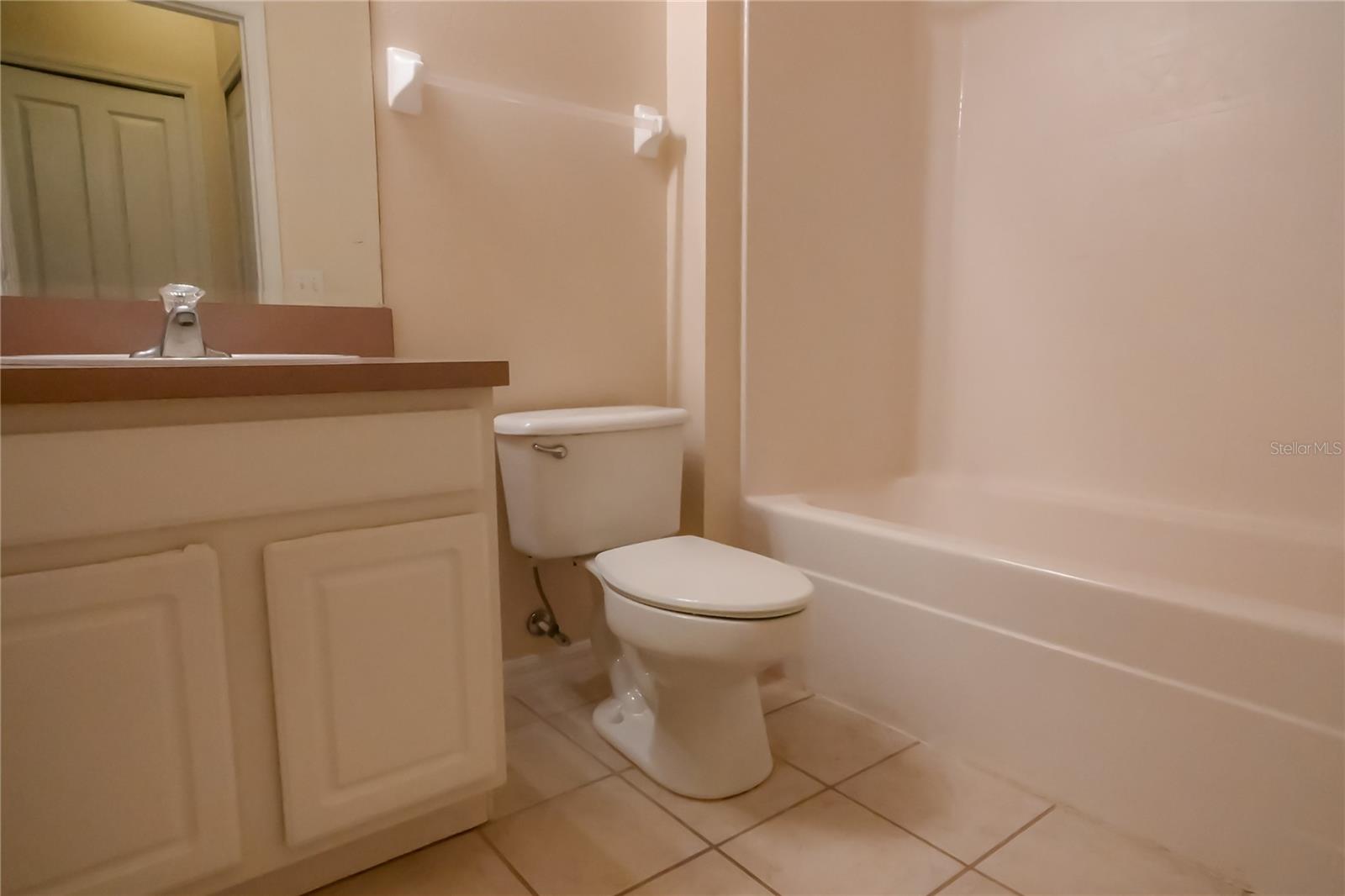 Image 27 of 42 For 704 Monroe Circle