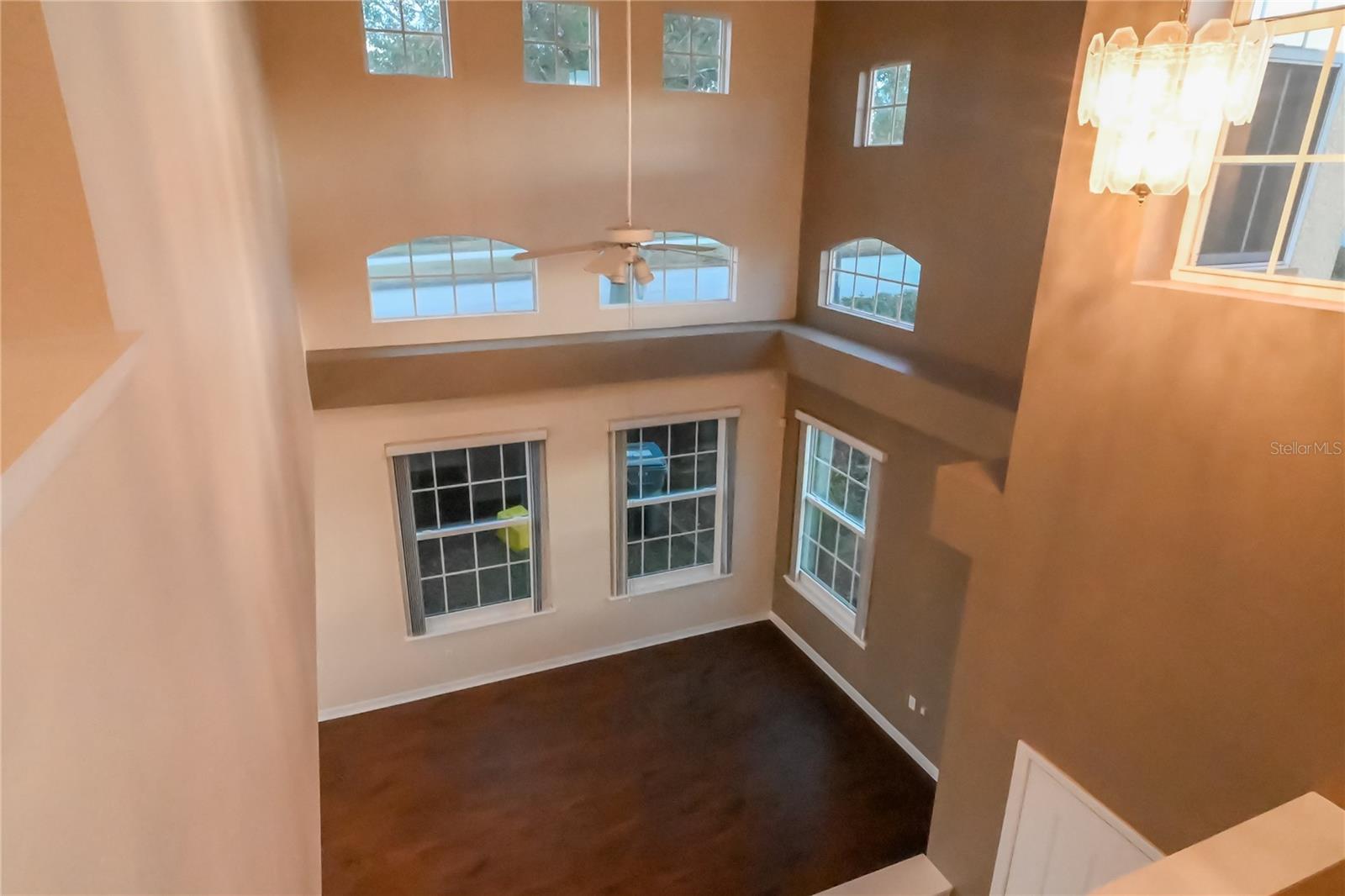 Image 29 of 42 For 704 Monroe Circle