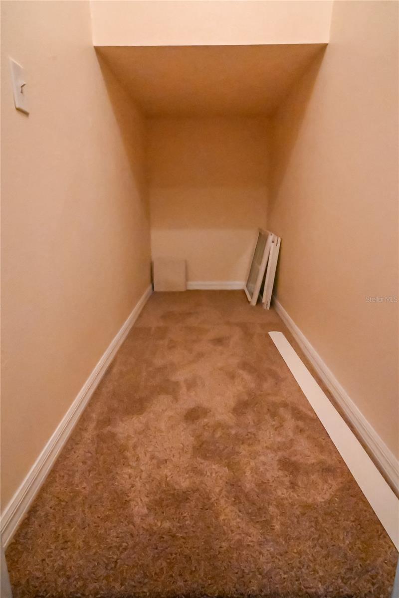 Image 31 of 42 For 704 Monroe Circle