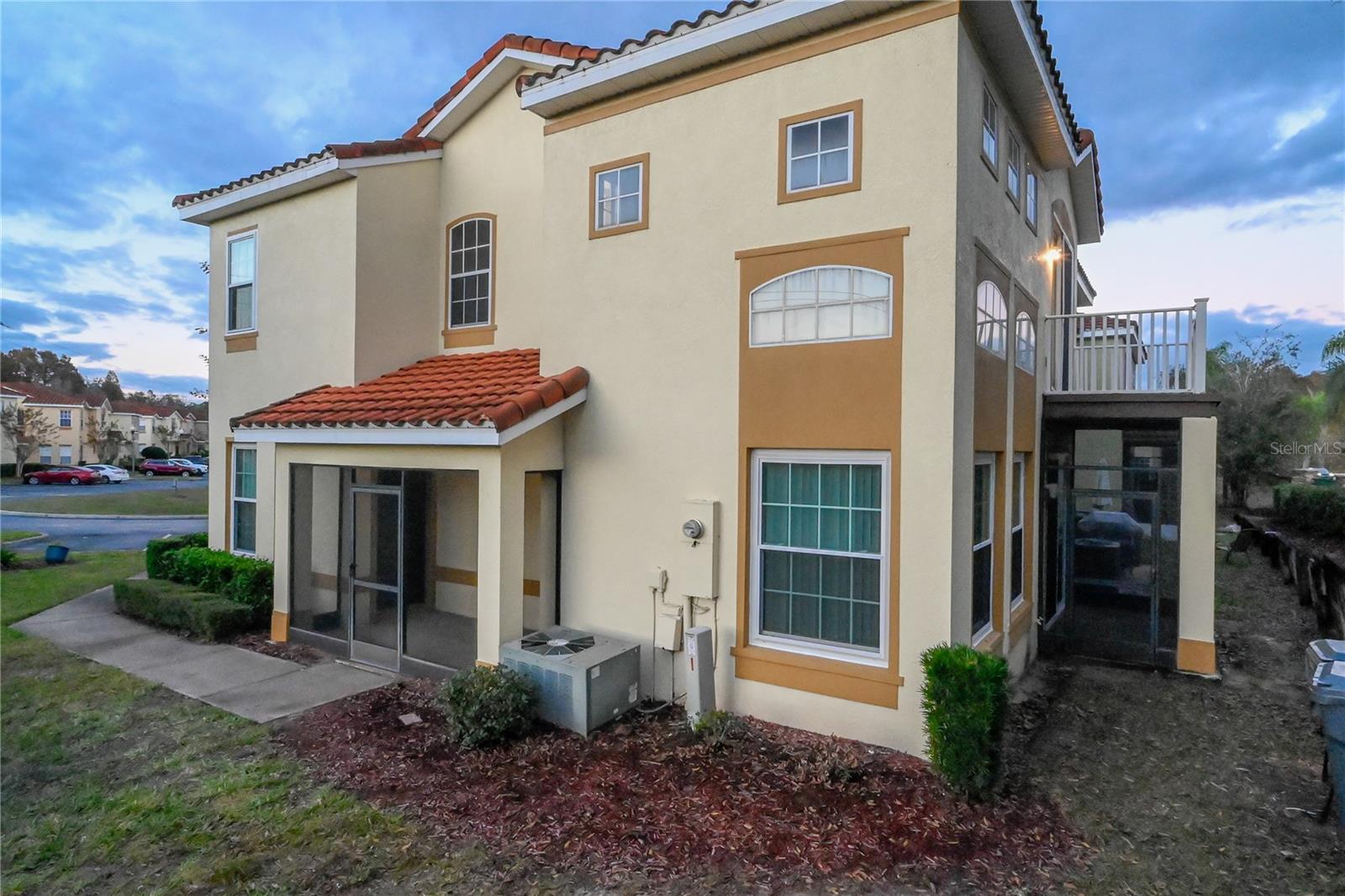 Image 32 of 42 For 704 Monroe Circle