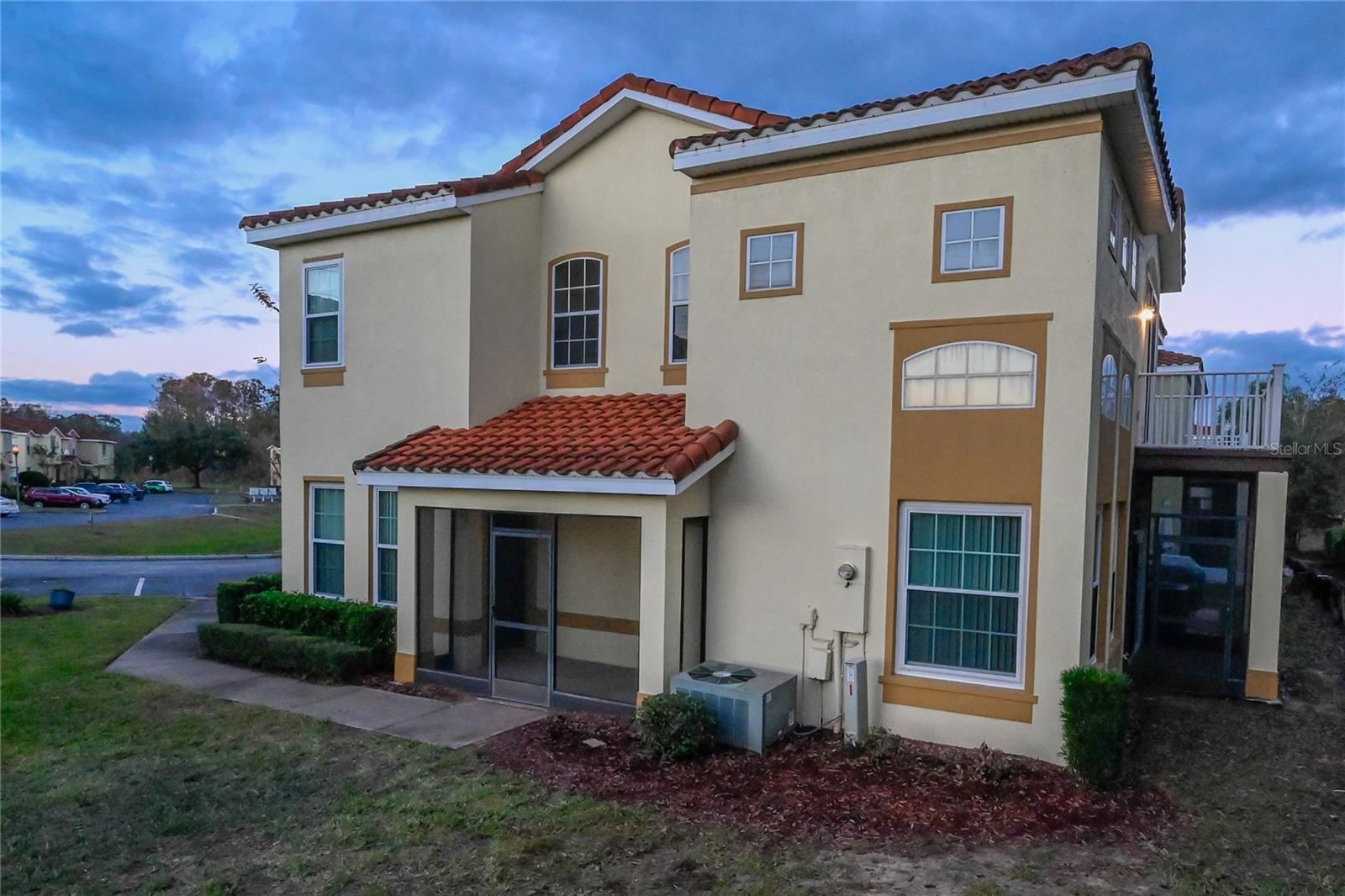 Image 33 of 42 For 704 Monroe Circle