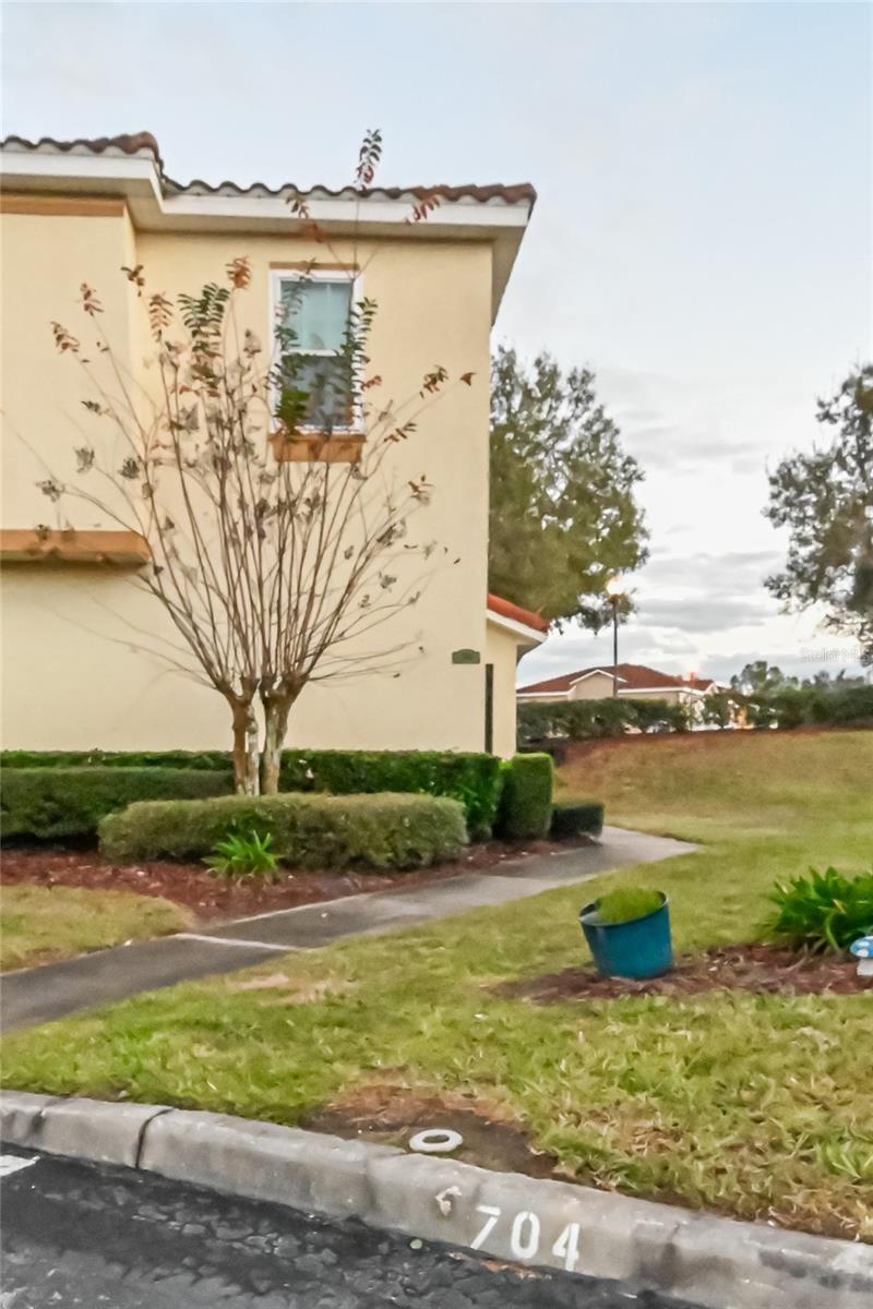 Image 39 of 42 For 704 Monroe Circle