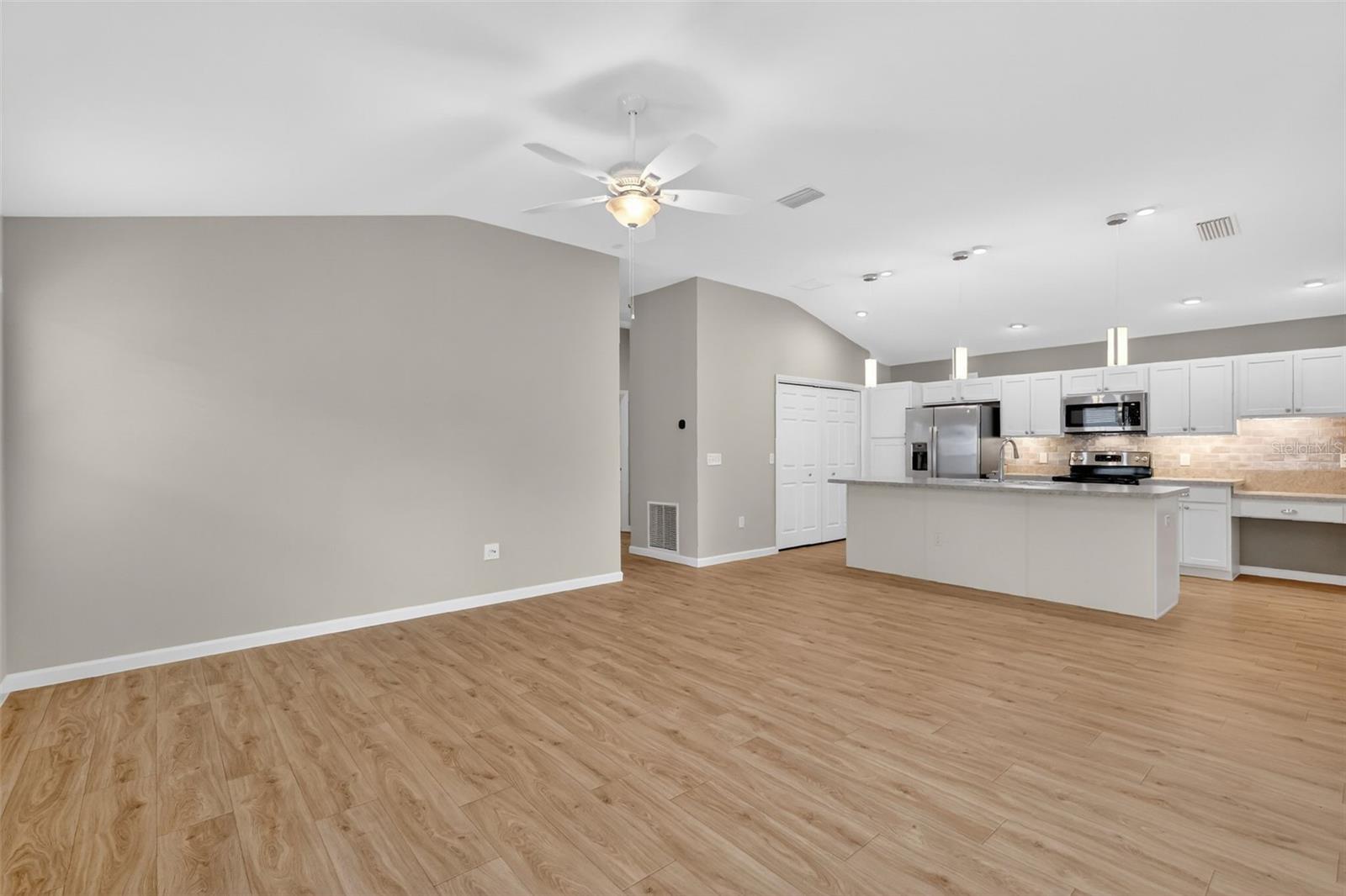 Image 18 of 53 For 4881 John Cramer Circle