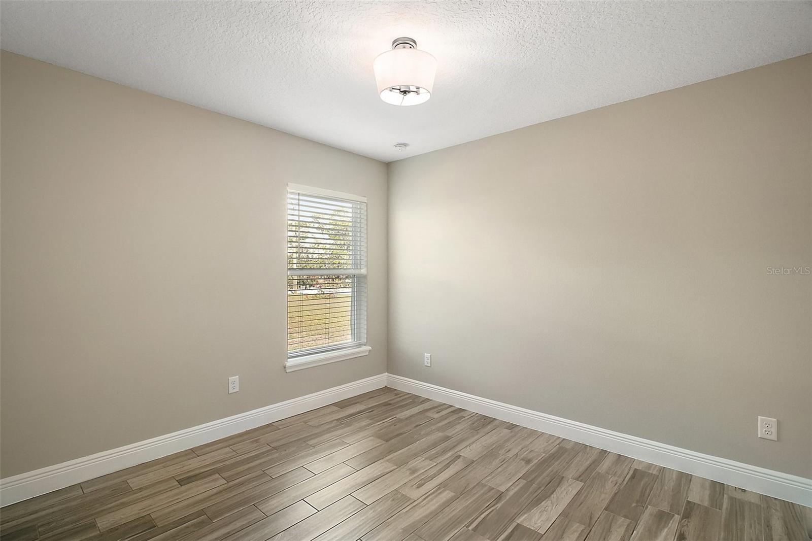 Image 15 of 25 For 444 Fahnstock Street