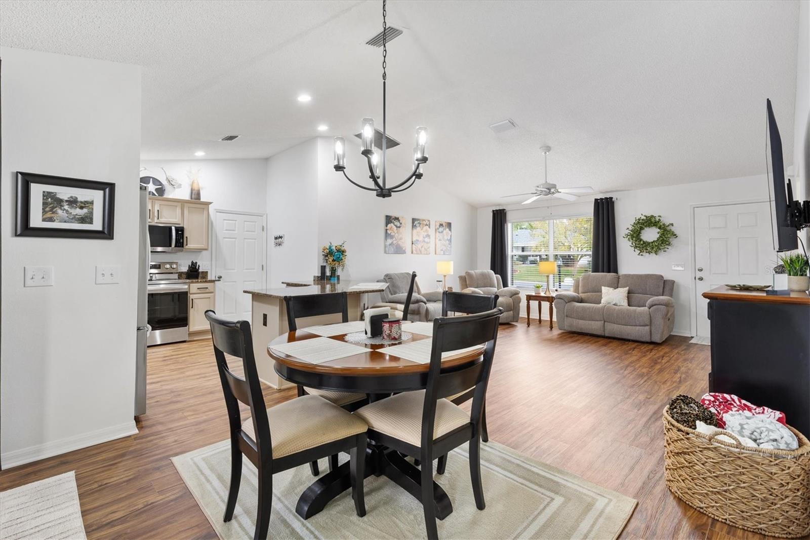 Image 4 of 23 For 964 Kingmont Terrace