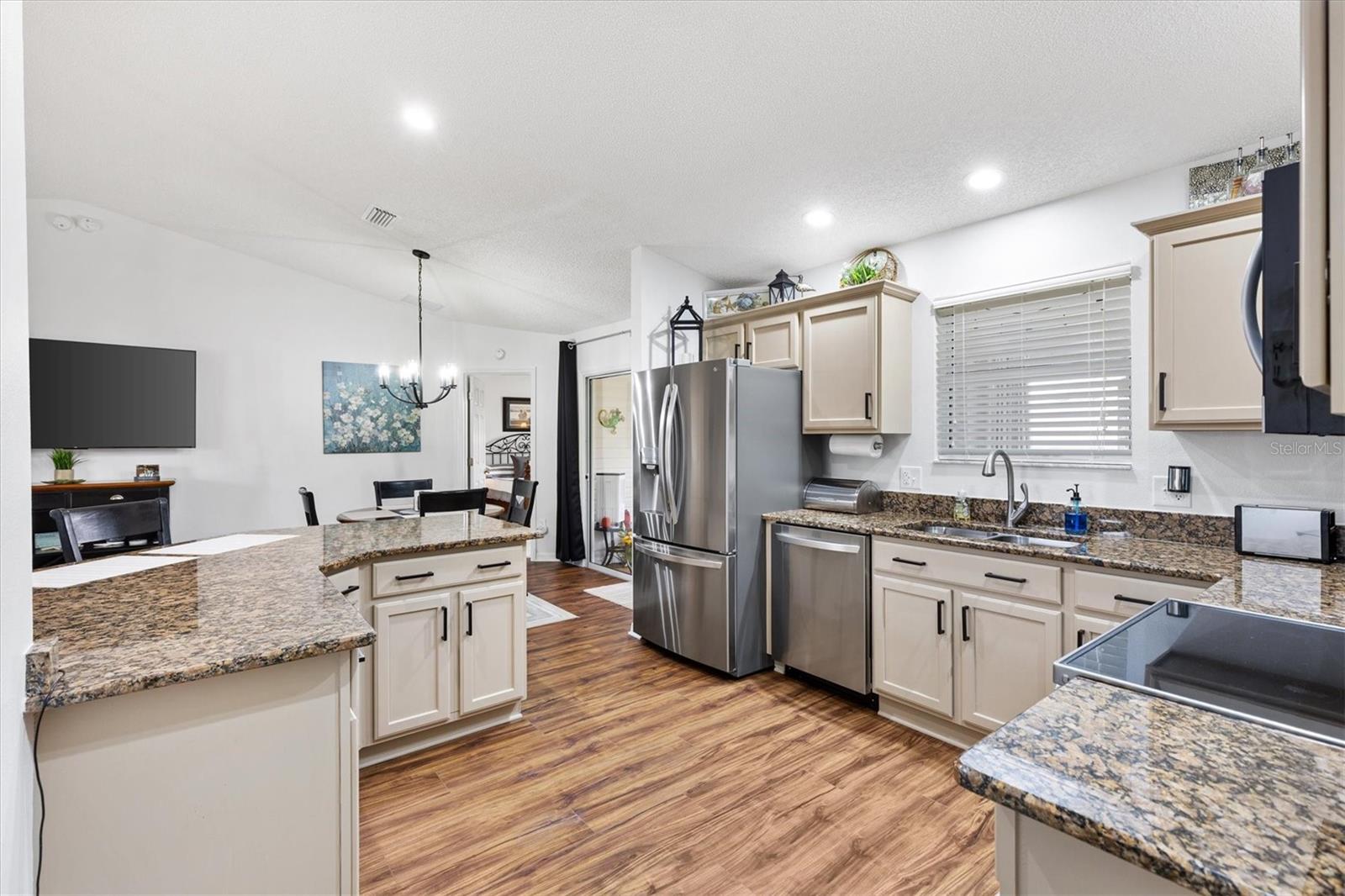 Image 9 of 23 For 964 Kingmont Terrace