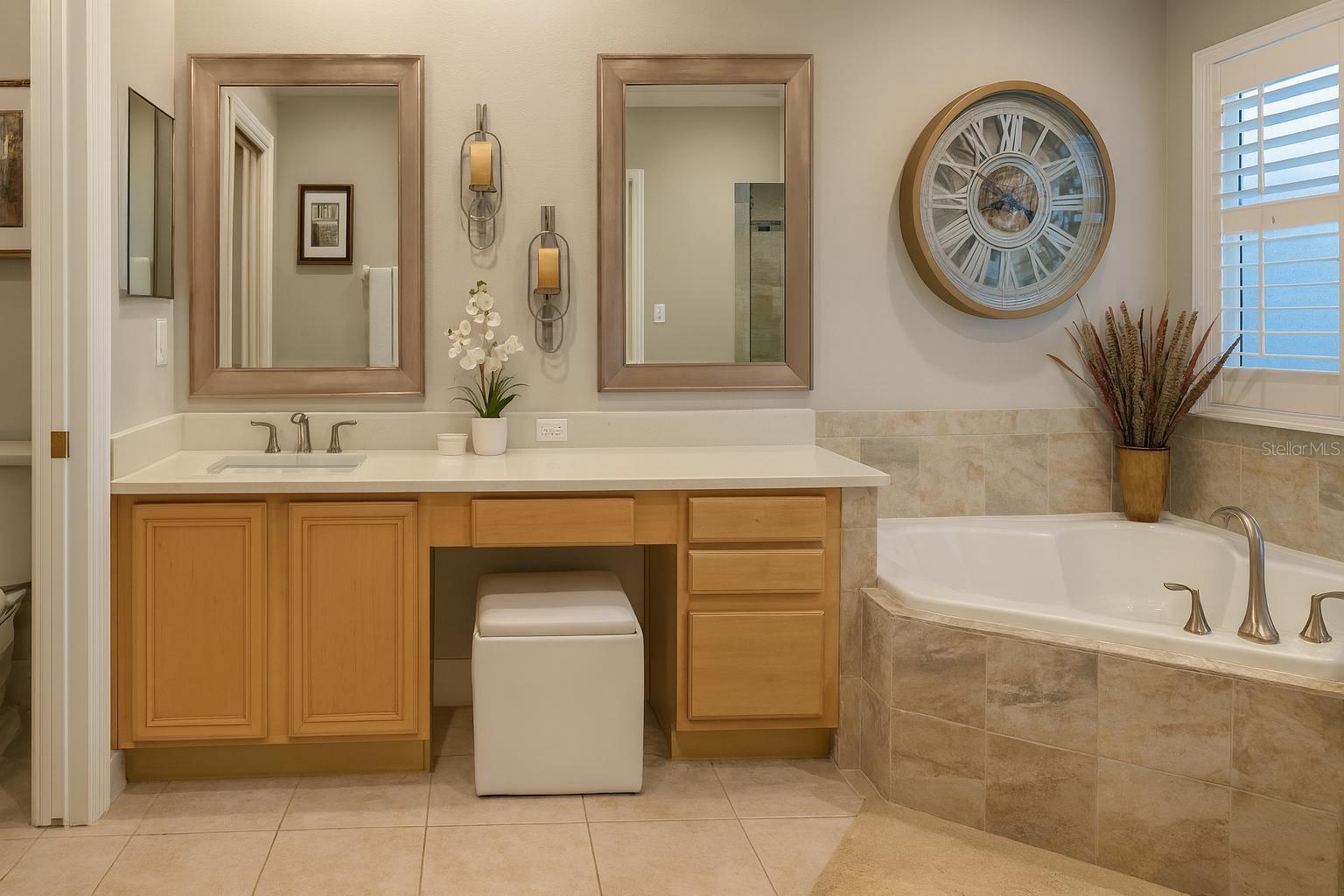 Image 21 of 41 For 4057 Shawn Circle