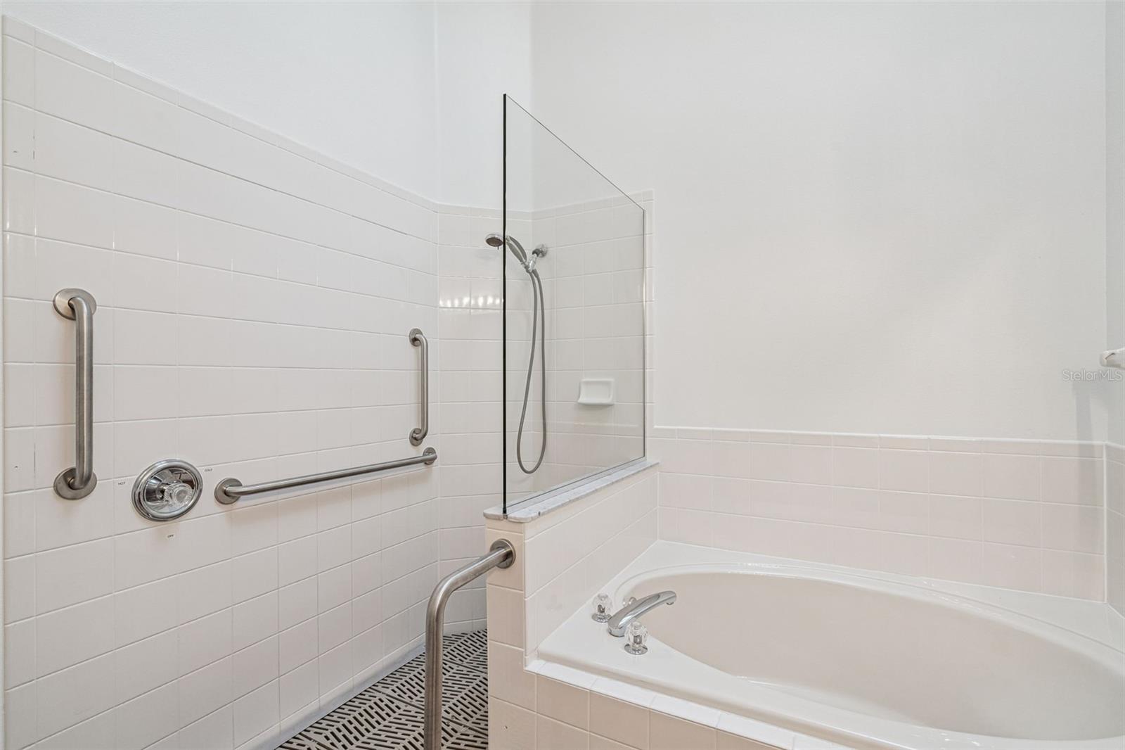 Image 18 of 21 For 870 Moonlit Lane