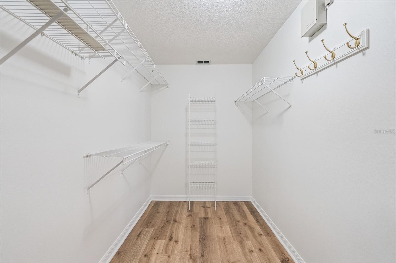 Image 19 of 21 For 870 Moonlit Lane