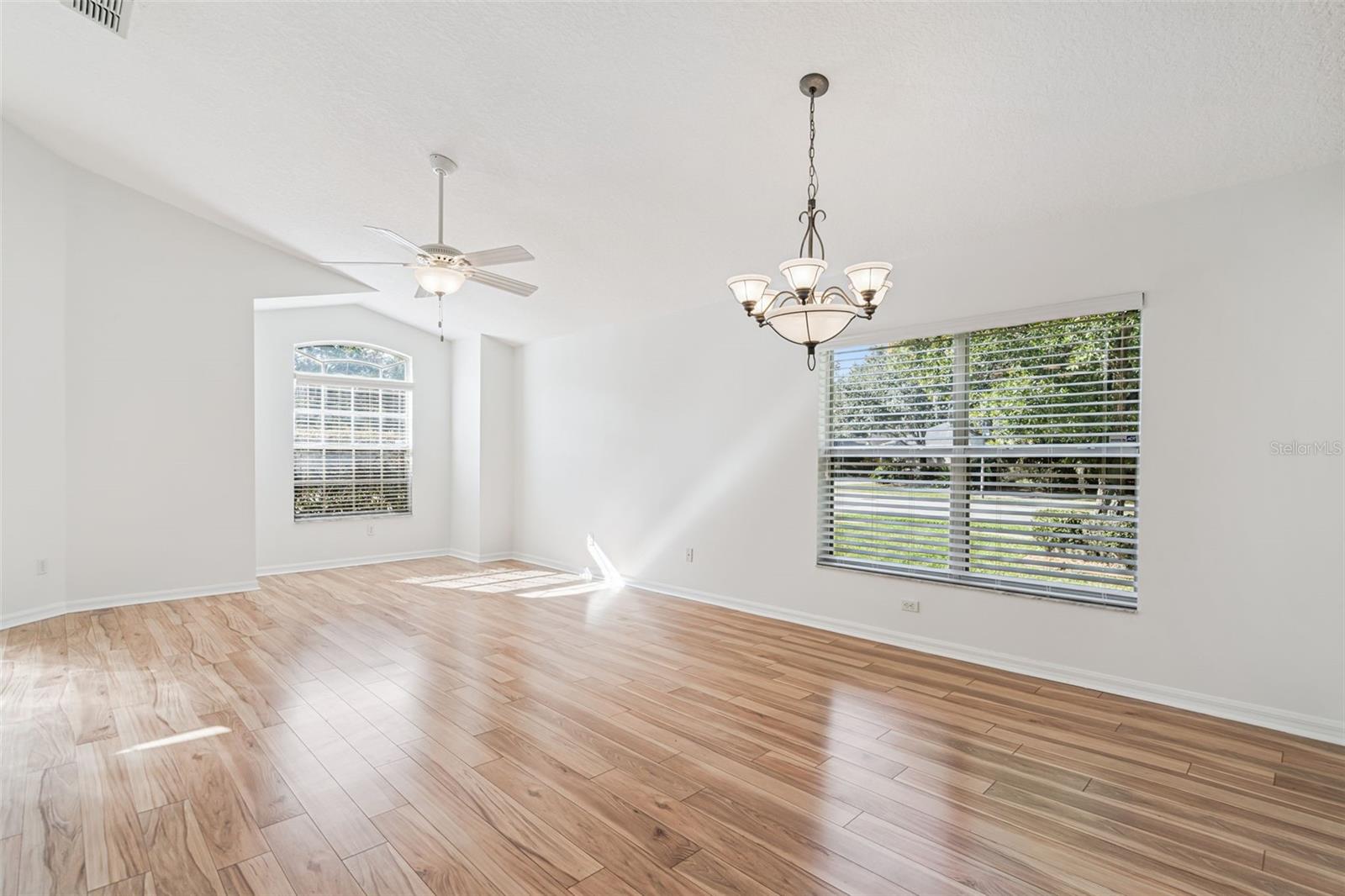 Image 6 of 21 For 870 Moonlit Lane