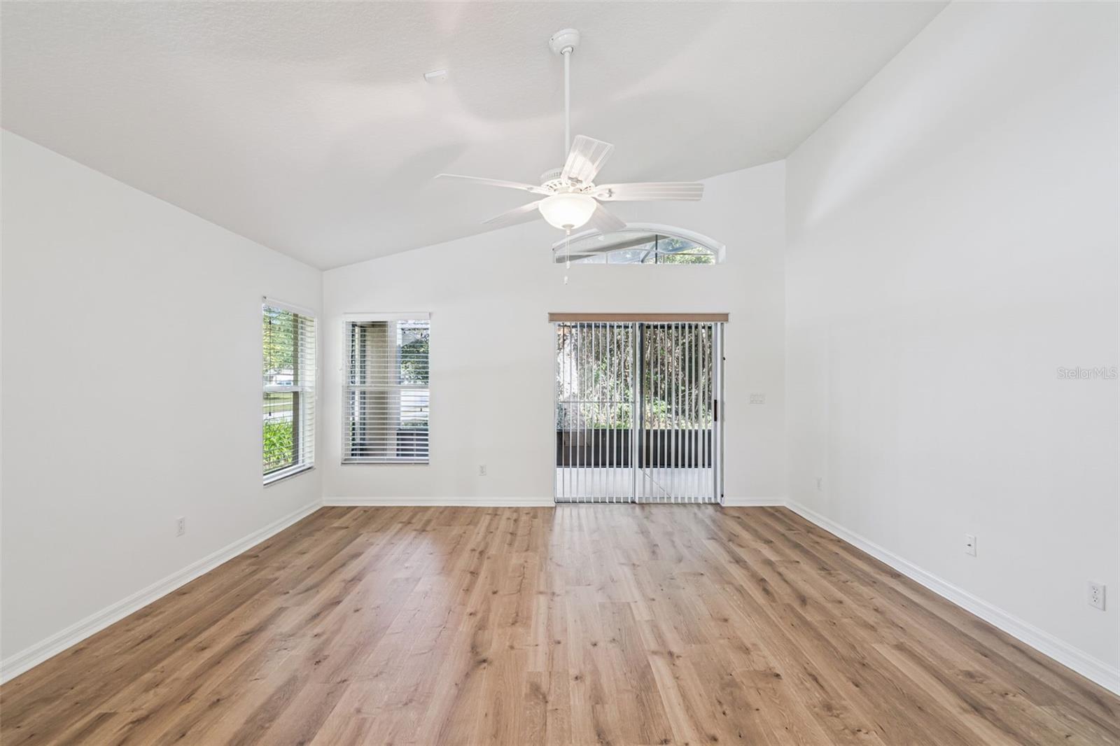 Image 7 of 21 For 870 Moonlit Lane