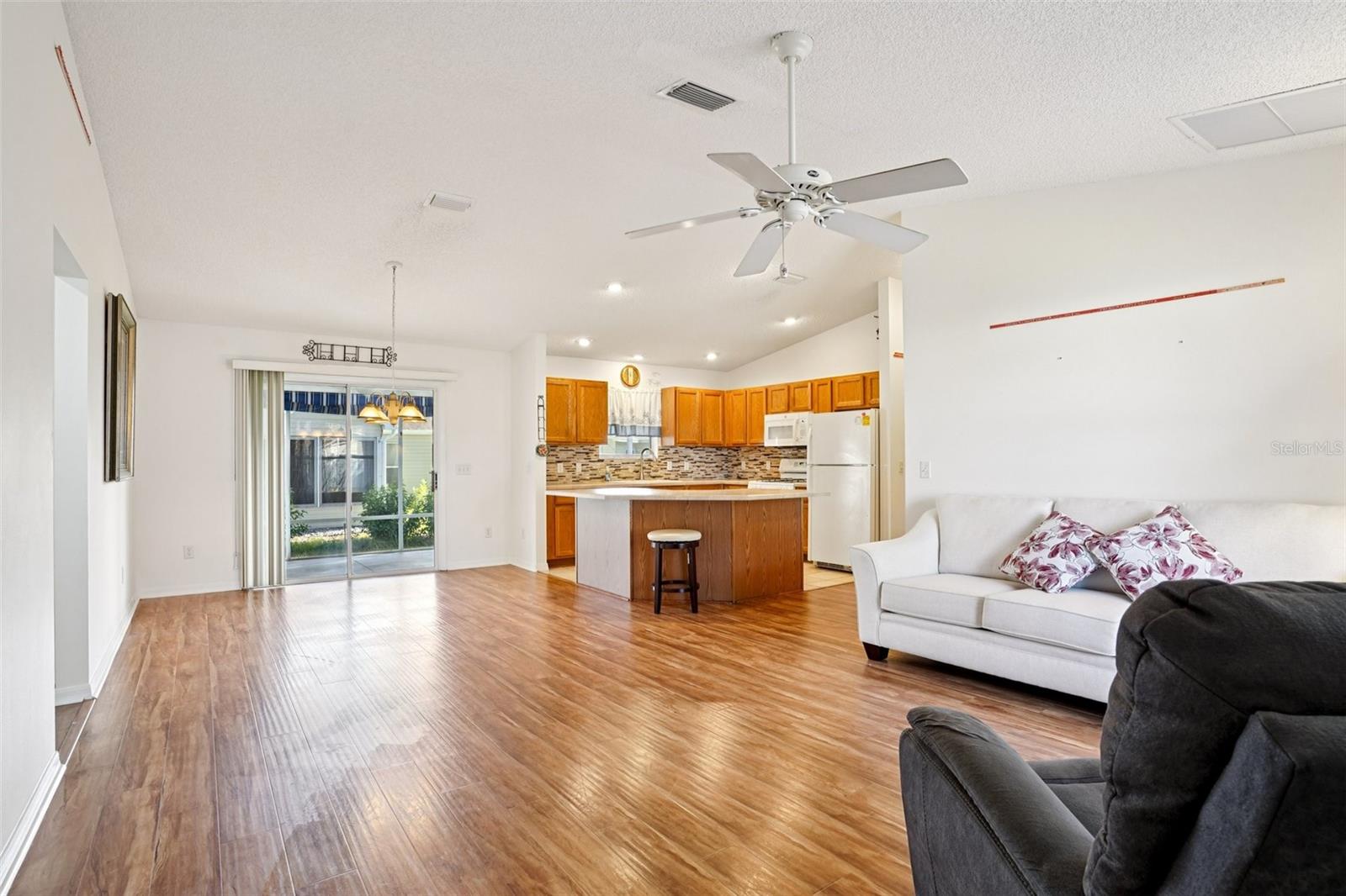 Image 13 of 37 For 3499 Auburndale Avenue