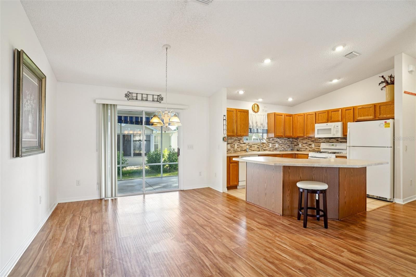 Image 18 of 37 For 3499 Auburndale Avenue