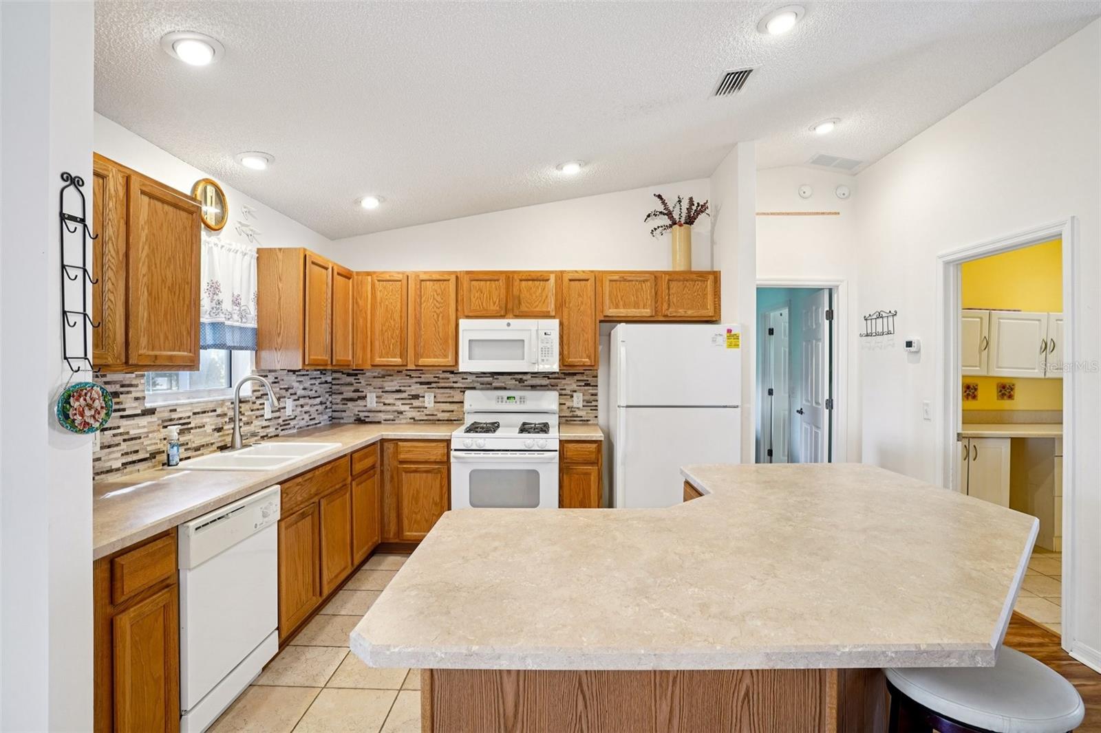 Image 20 of 37 For 3499 Auburndale Avenue