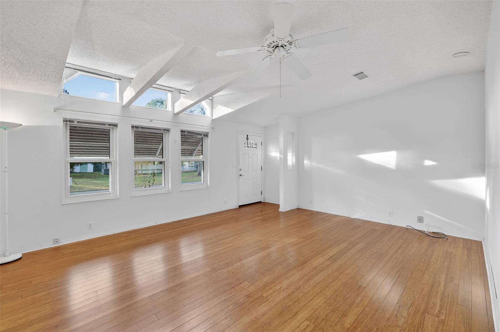 Image 3 of 25 For 9165 Sw 32nd Ct.