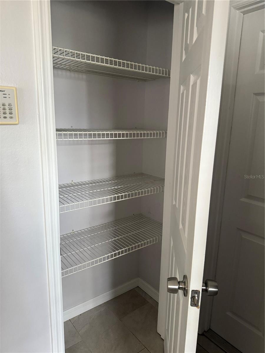 Image 4 of 21 For 1796 Bloxam Avenue