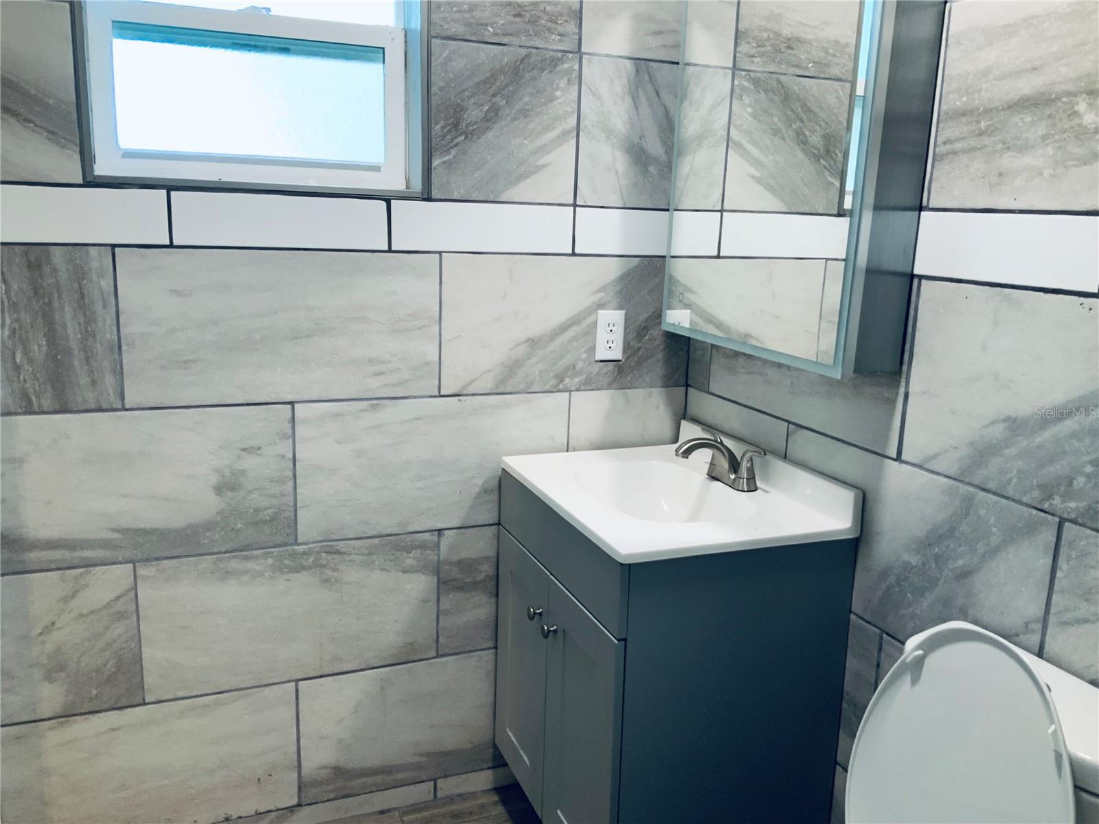 Image 12 of 21 For 7 Sun Country Court