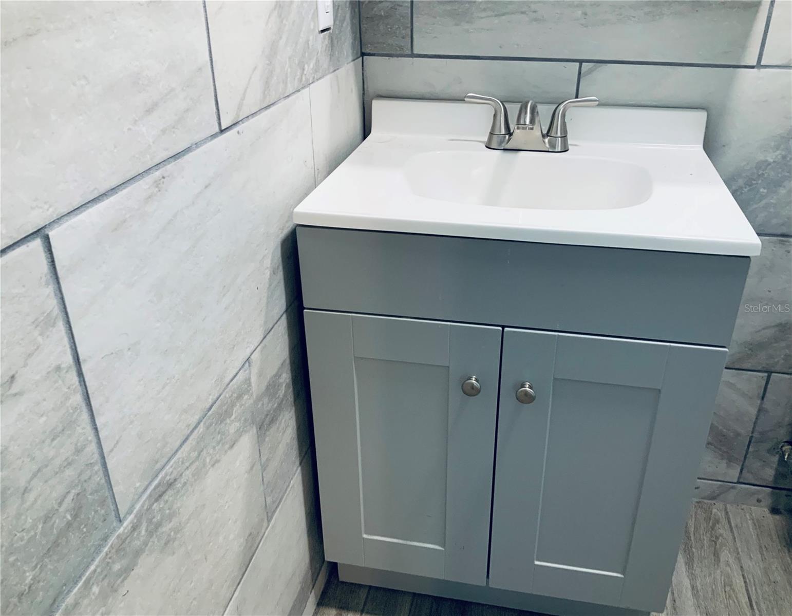 Image 13 of 21 For 7 Sun Country Court