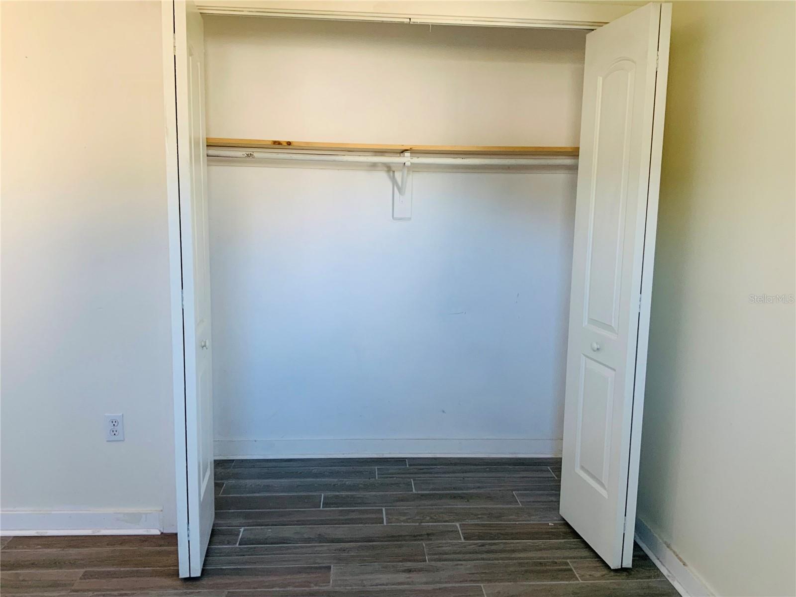 Image 17 of 21 For 7 Sun Country Court