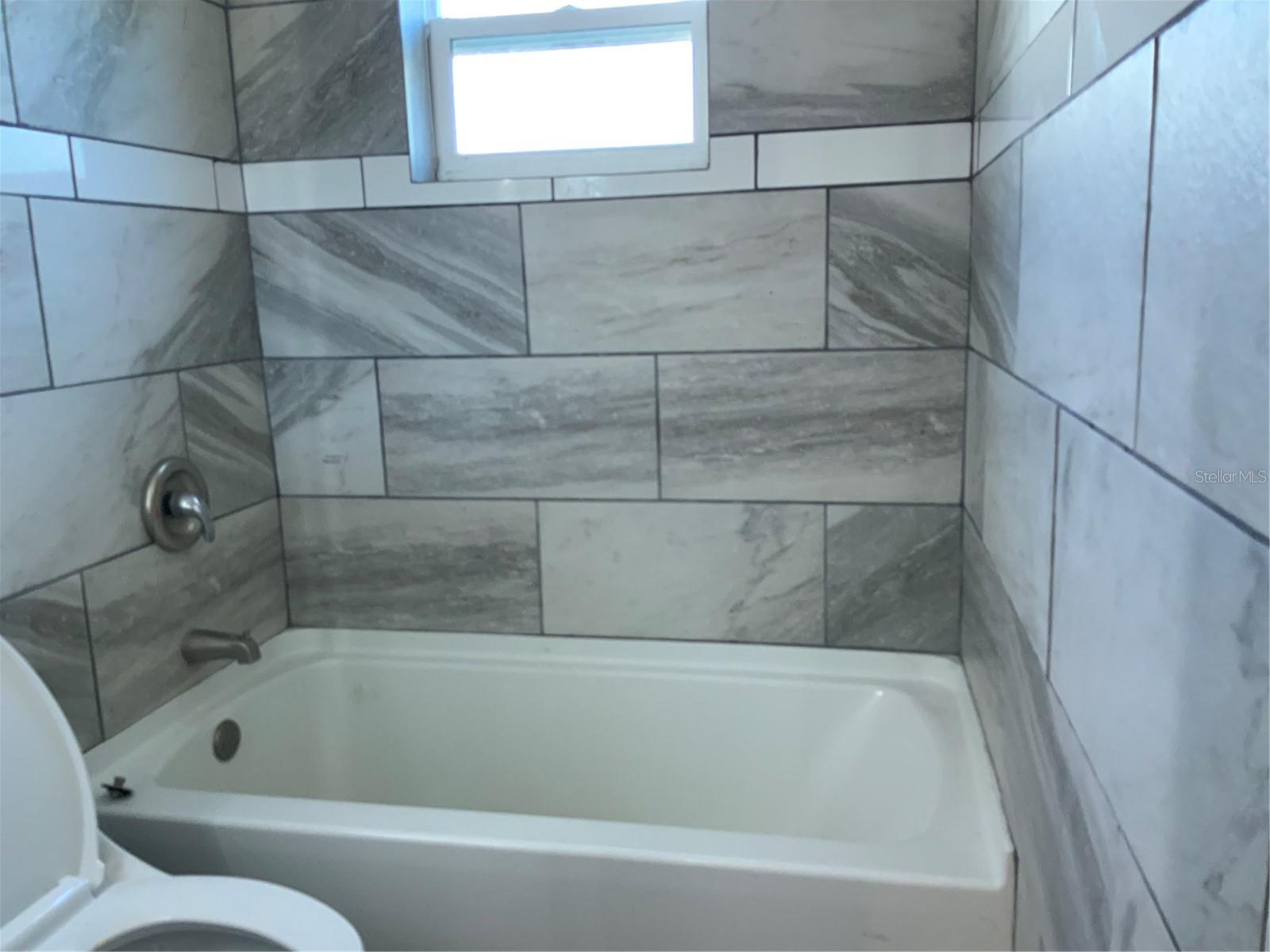 Image 18 of 21 For 7 Sun Country Court