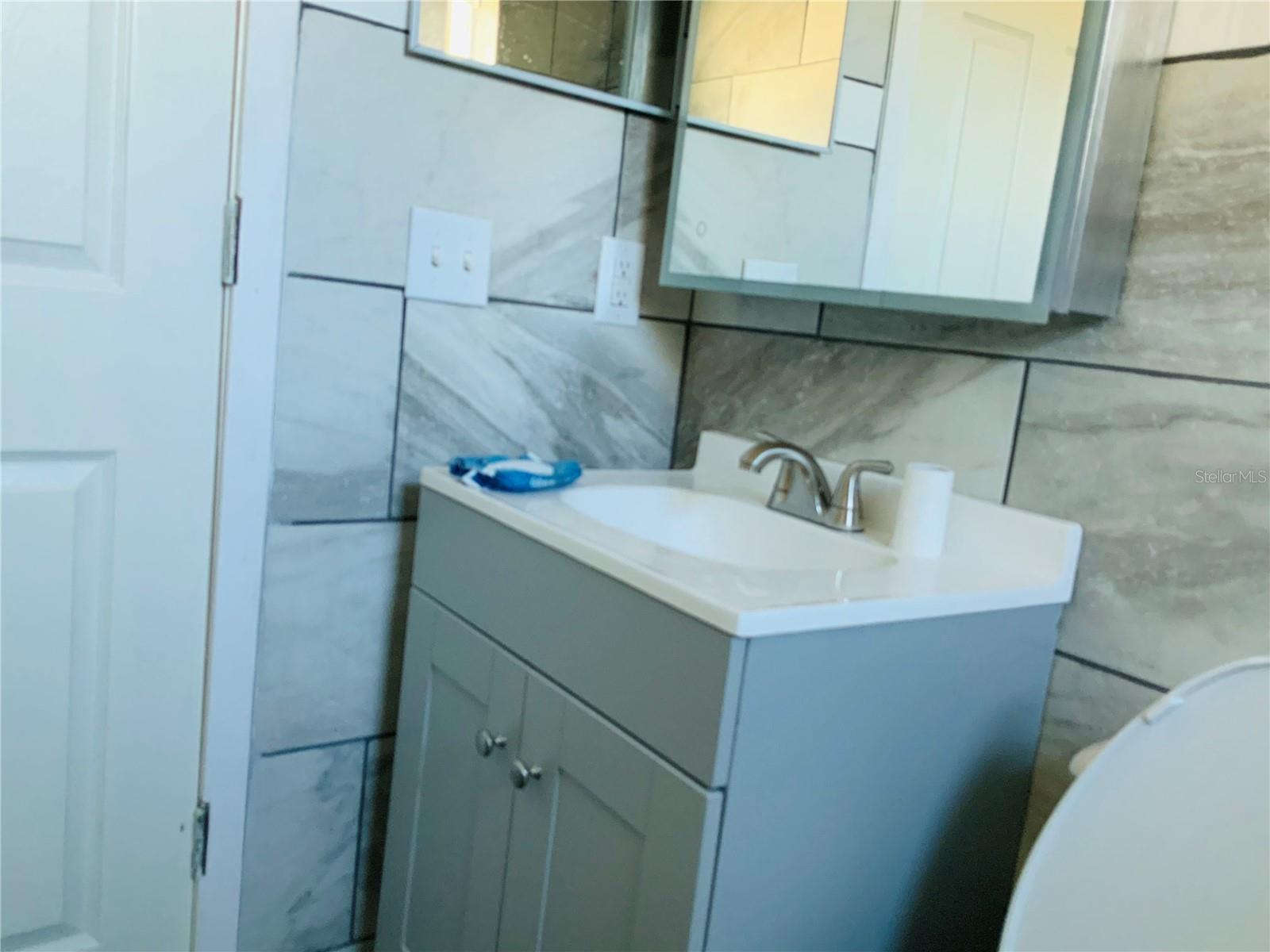 Image 19 of 21 For 7 Sun Country Court