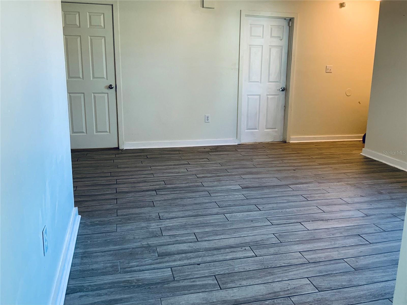 Image 8 of 21 For 7 Sun Country Court