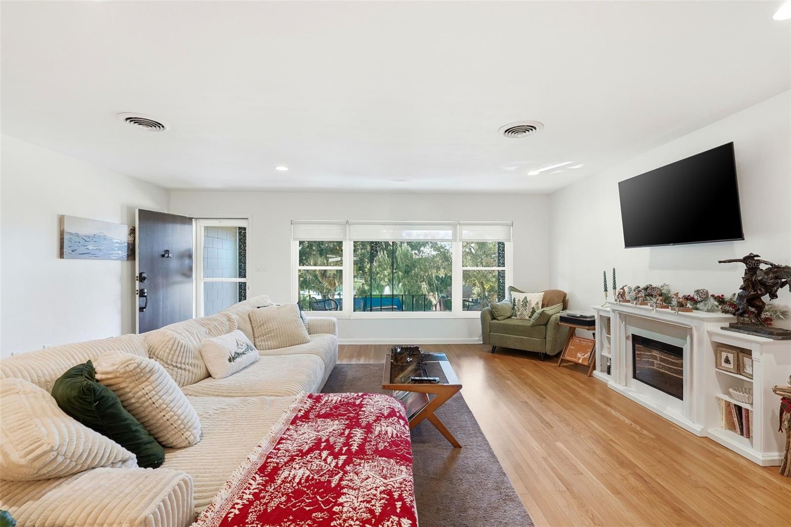 Image 10 of 77 For 2311 Sunset Drive