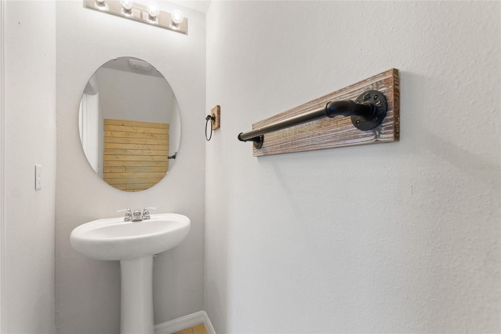 Image 10 of 37 For 197 Arbor Lakes Drive