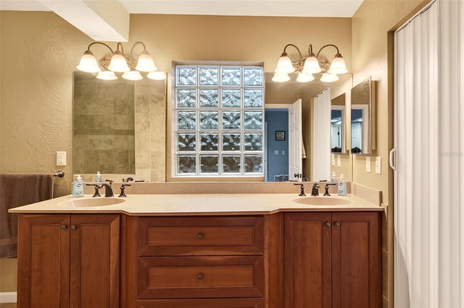 Image 19 of 52 For 2218 River Ridge Road