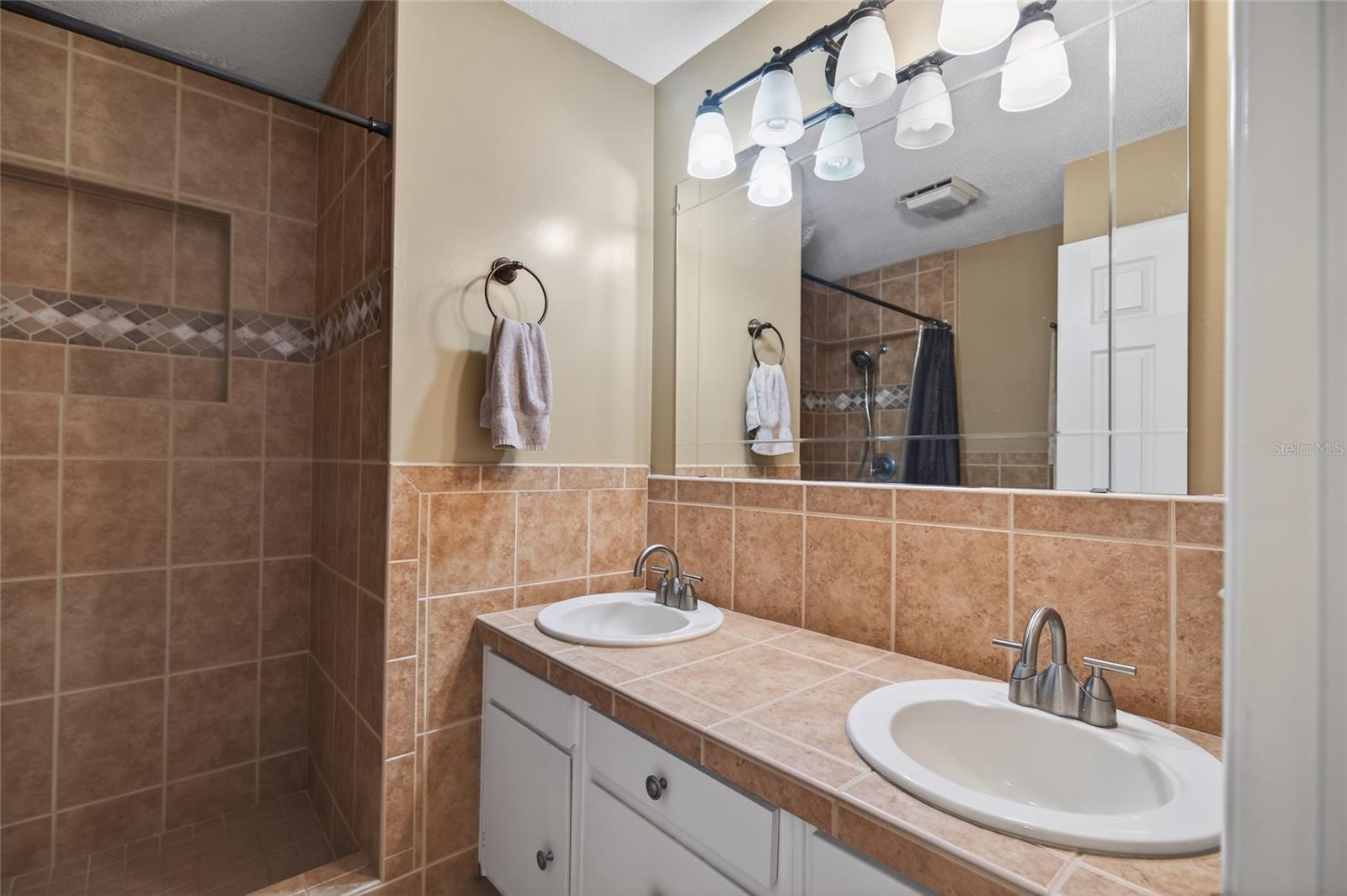 Image 23 of 52 For 2218 River Ridge Road