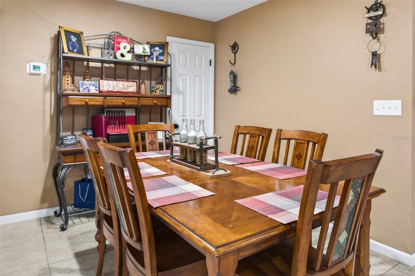 Image 7 of 52 For 2218 River Ridge Road