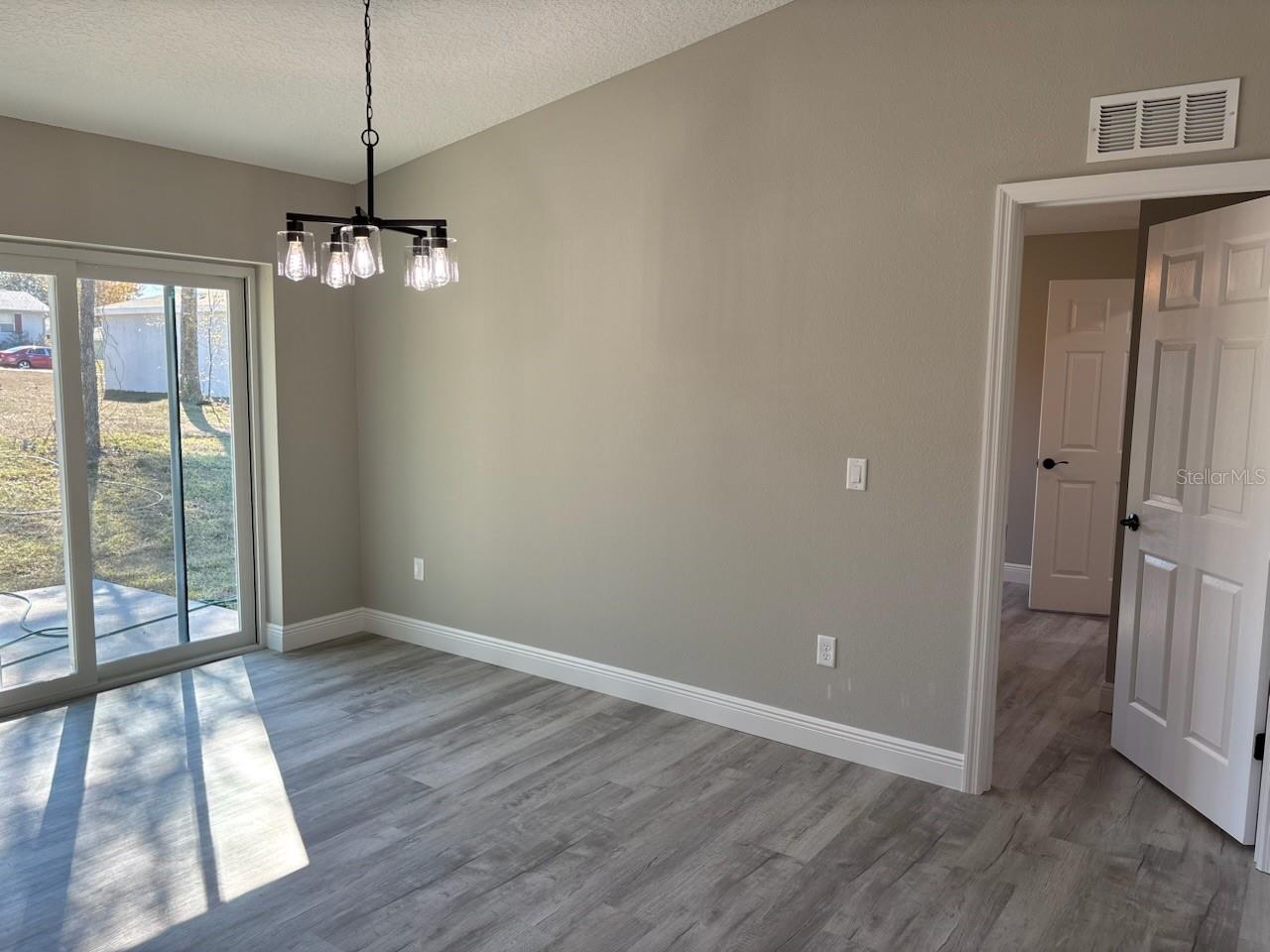 Image 14 of 32 For 2290 Menores Drive