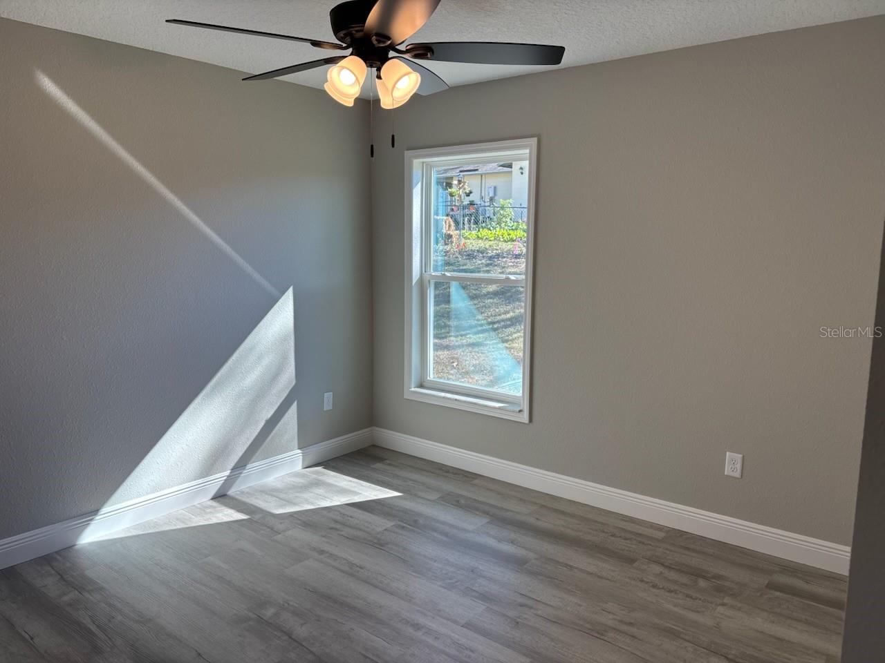 Image 28 of 32 For 2290 Menores Drive