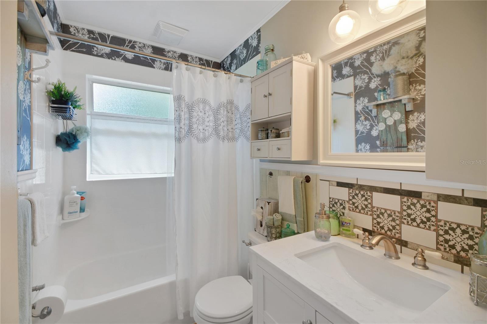 Image 12 of 37 For 6122 Glencoe Street