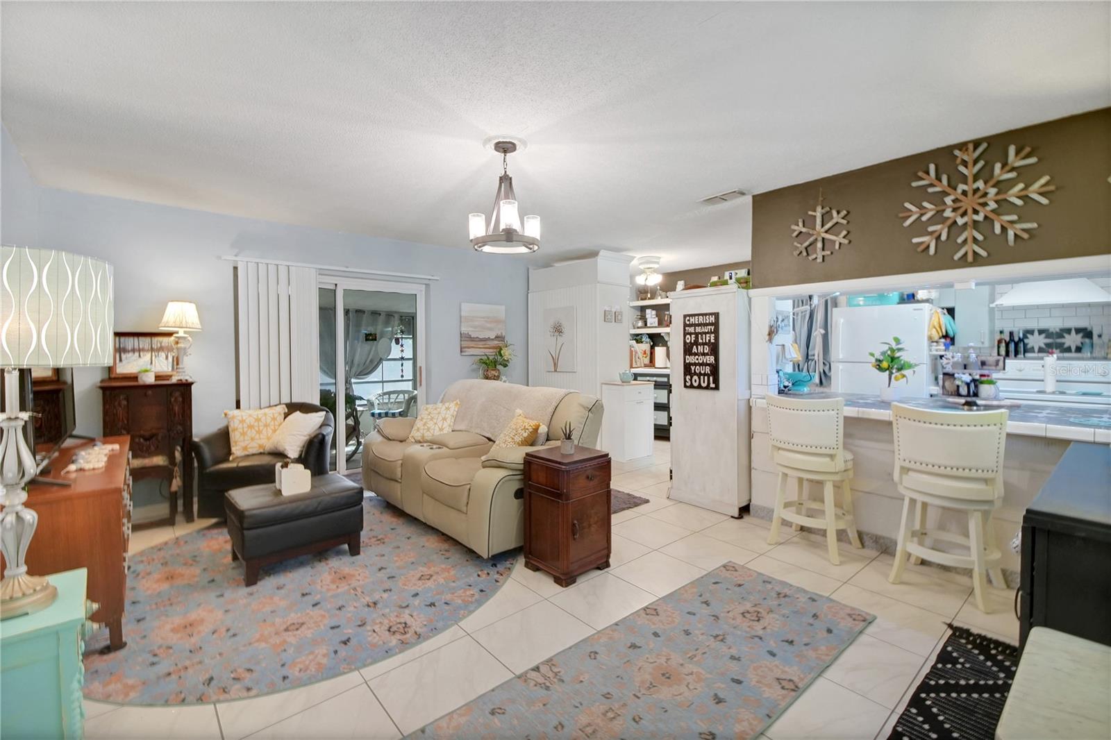 Image 14 of 37 For 6122 Glencoe Street