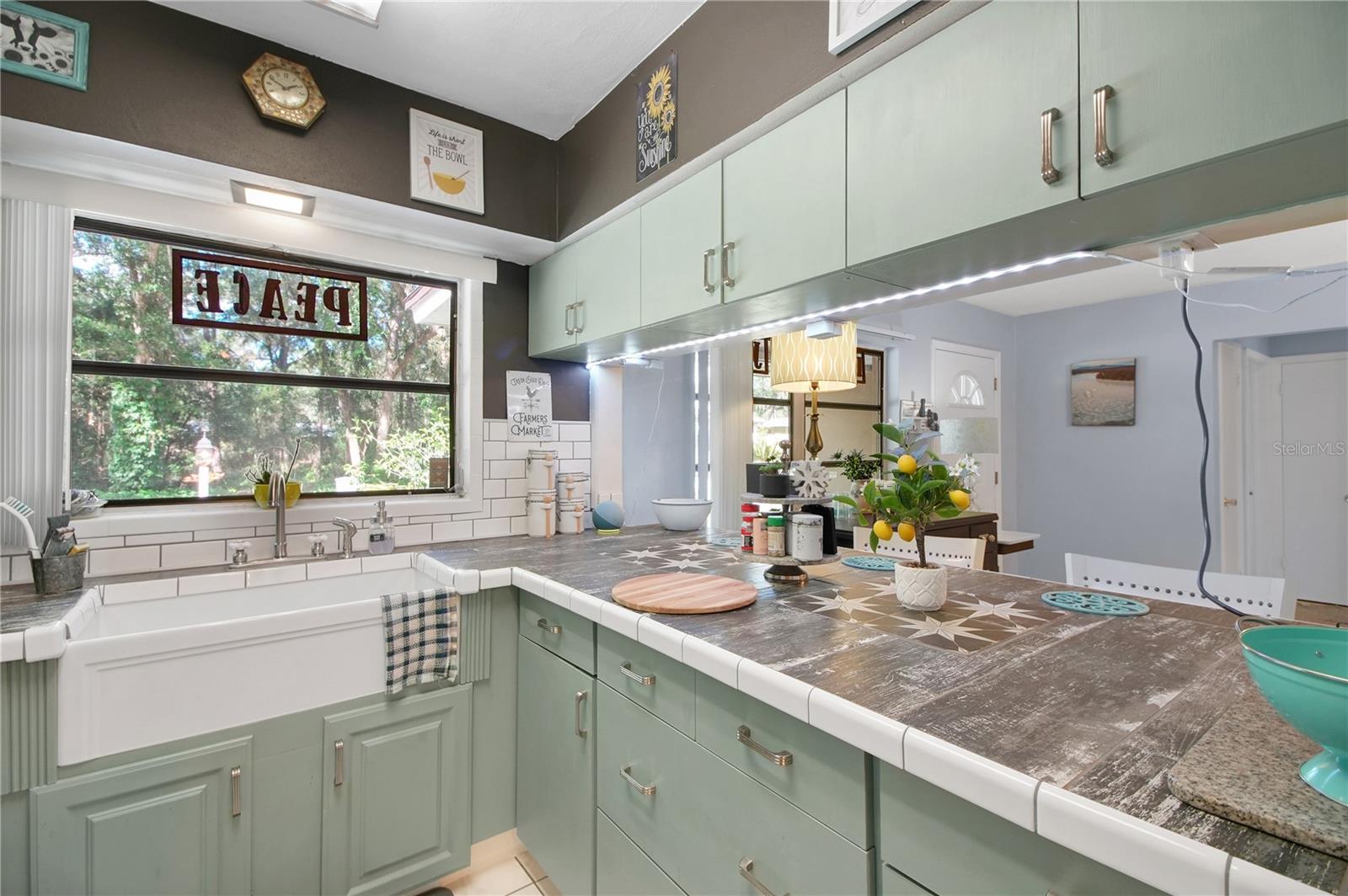 Image 17 of 37 For 6122 Glencoe Street