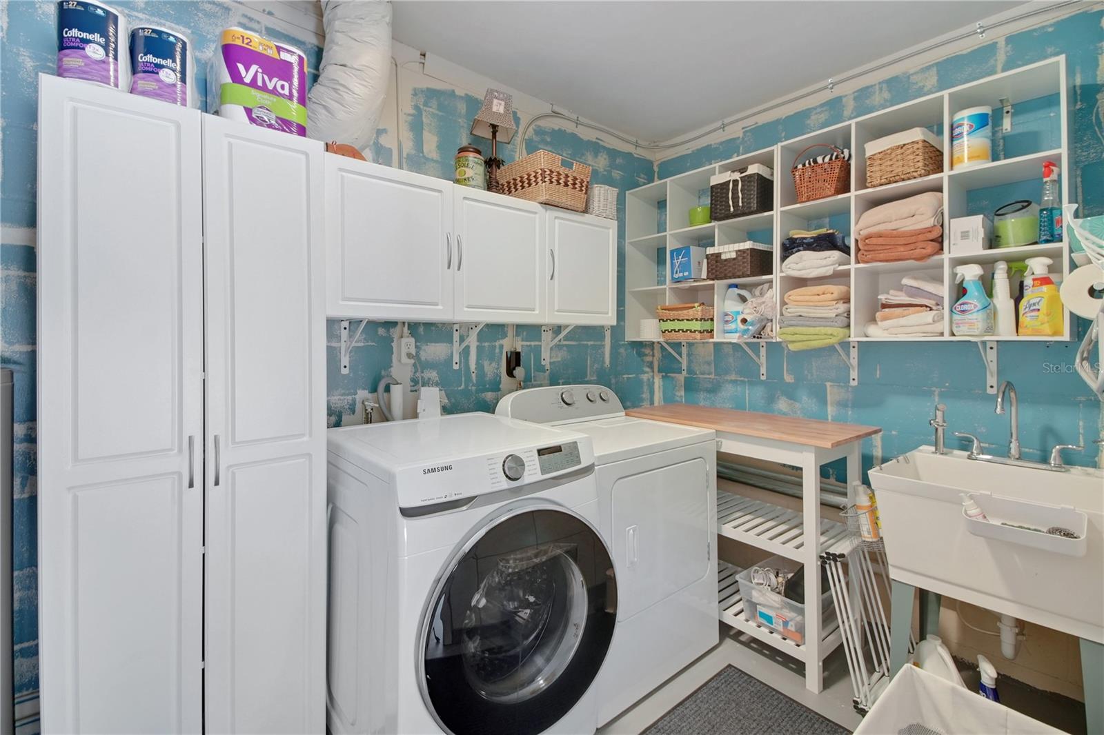 Image 21 of 37 For 6122 Glencoe Street