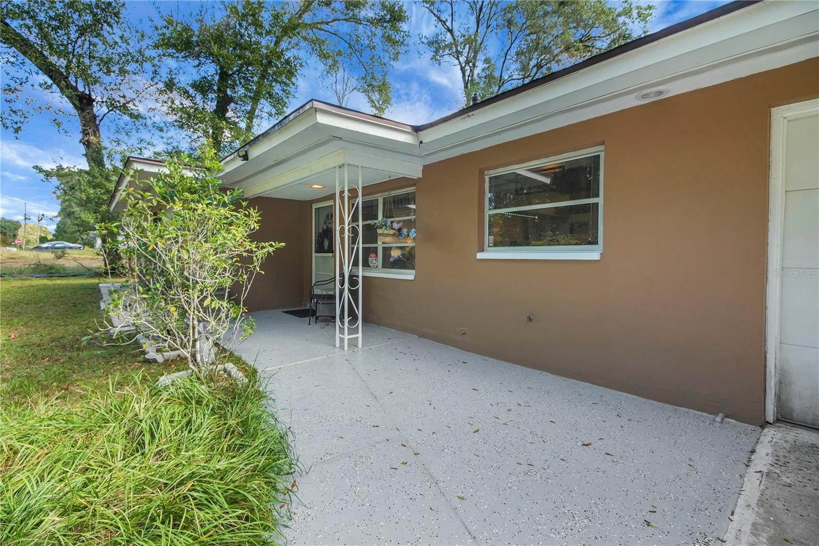 Image 4 of 37 For 6122 Glencoe Street