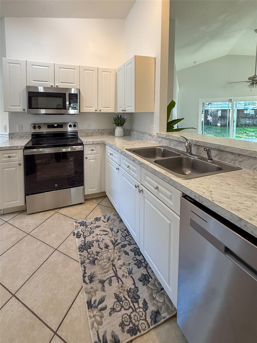 Image 7 of 27 For 1012 Mayfair Street