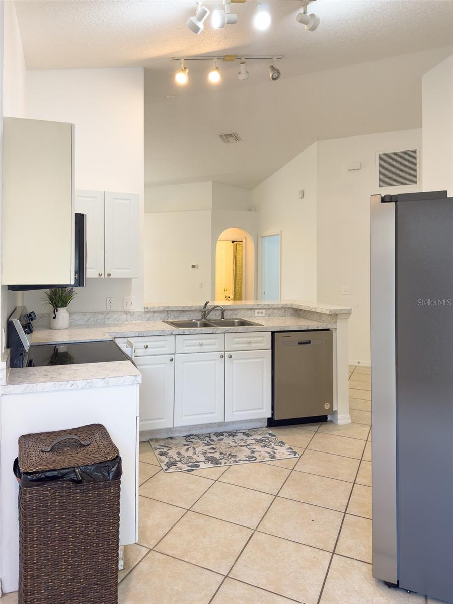 Image 8 of 27 For 1012 Mayfair Street