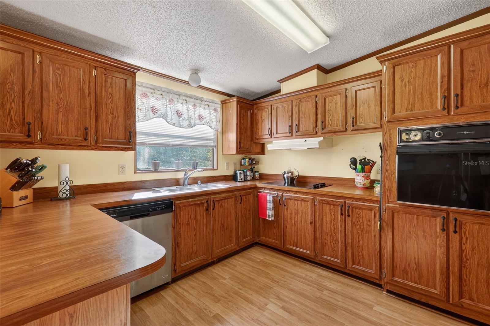 Image 10 of 30 For 11911 Lane Park Road