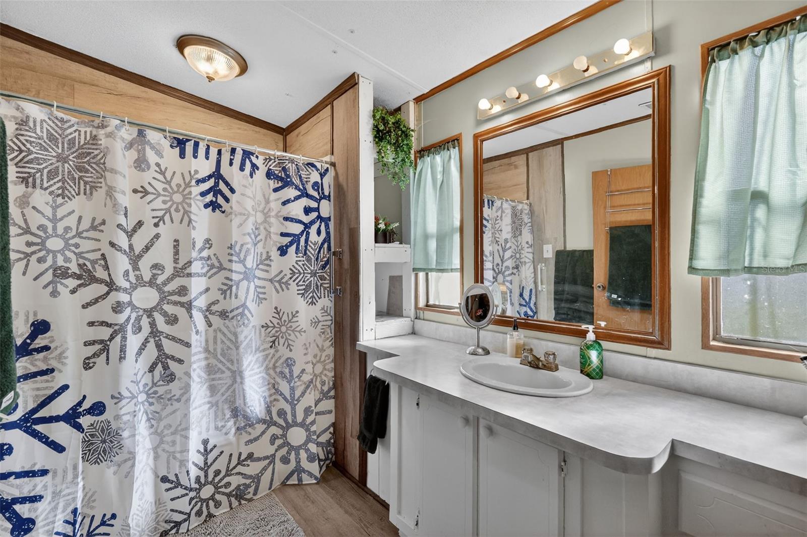 Image 18 of 30 For 11911 Lane Park Road