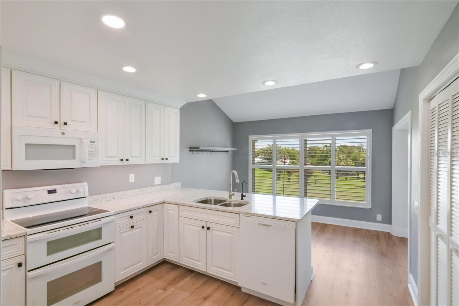 Image 18 of 36 For 6036 Topsail Road