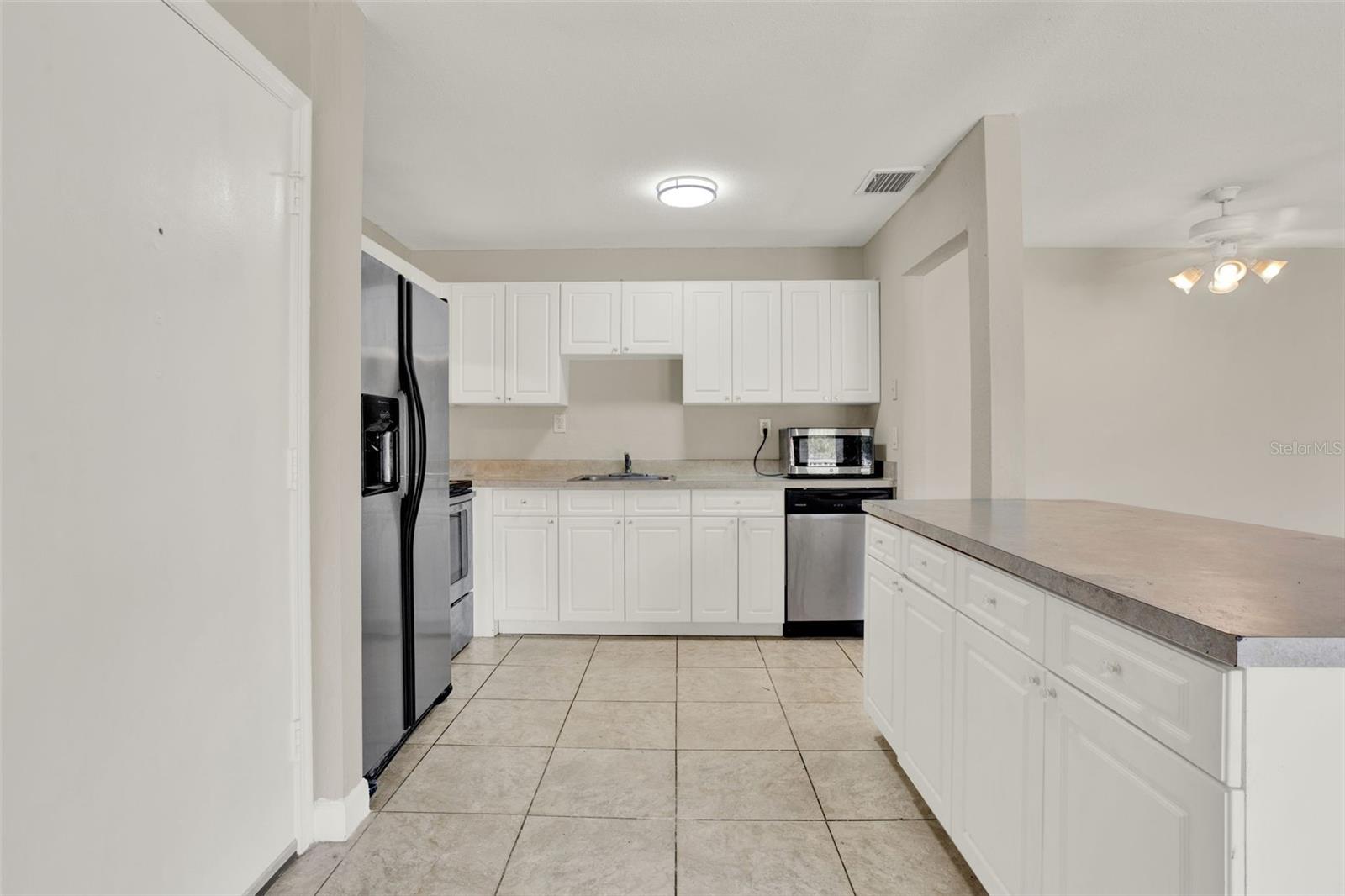 Image 19 of 37 For 2423 Branch Way 207