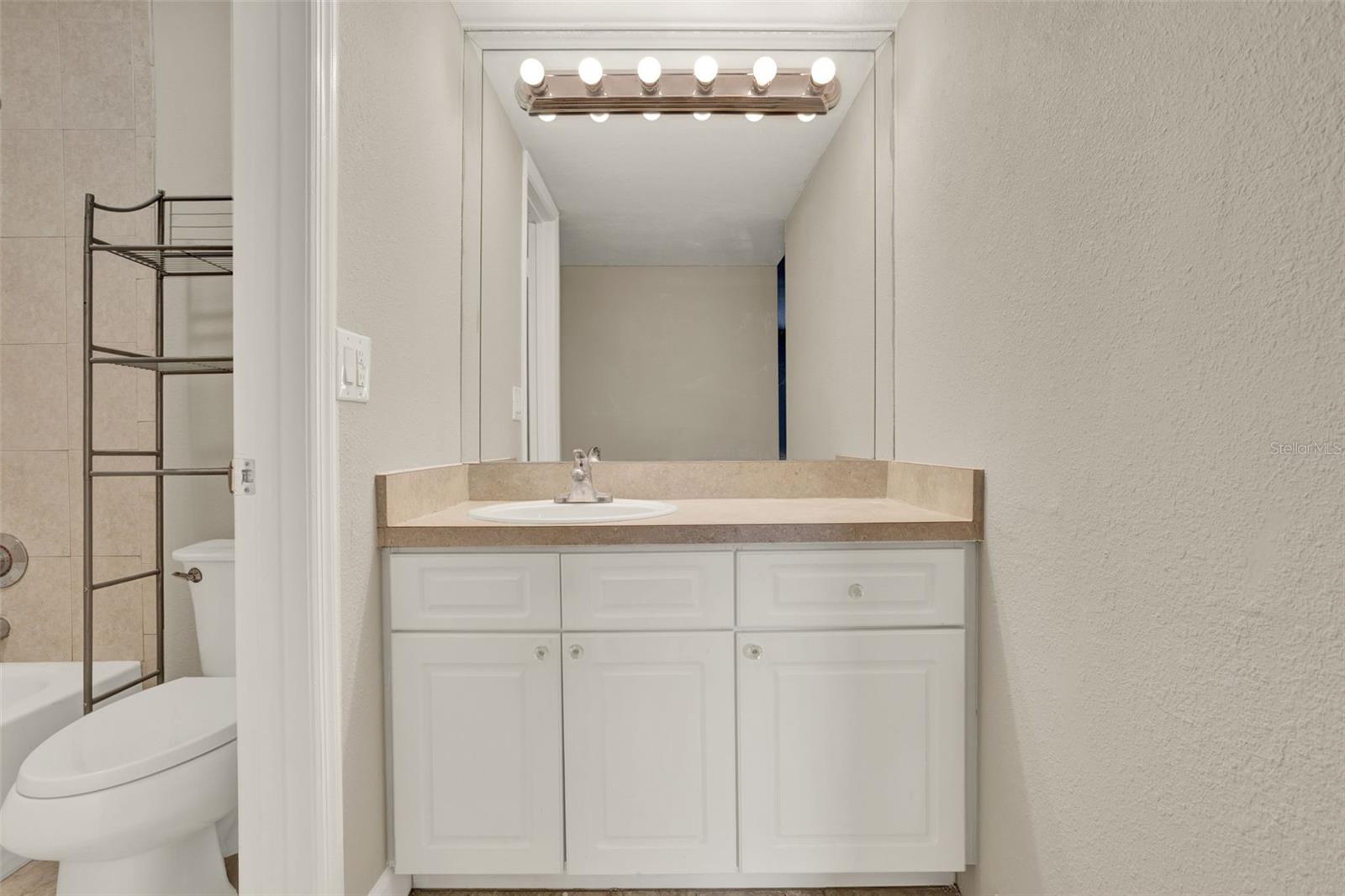 Image 9 of 37 For 2423 Branch Way 207