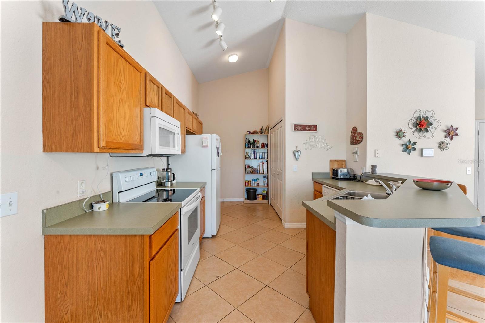 Image 12 of 25 For 233 Reserve Drive