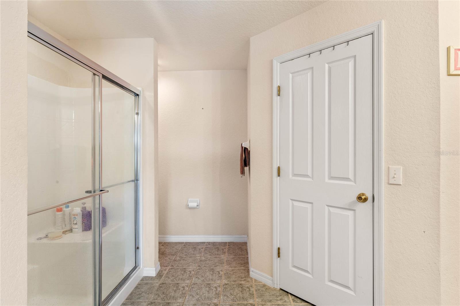 Image 19 of 25 For 233 Reserve Drive