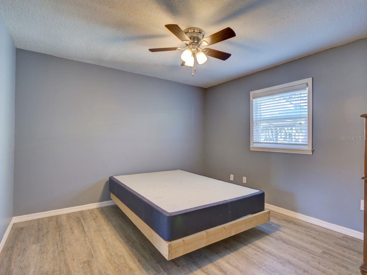 Image 29 of 35 For 1218 Cr 450  